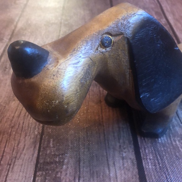 Handcarved Wood Hound Dog Made in Thailand - Picture 2 of 5